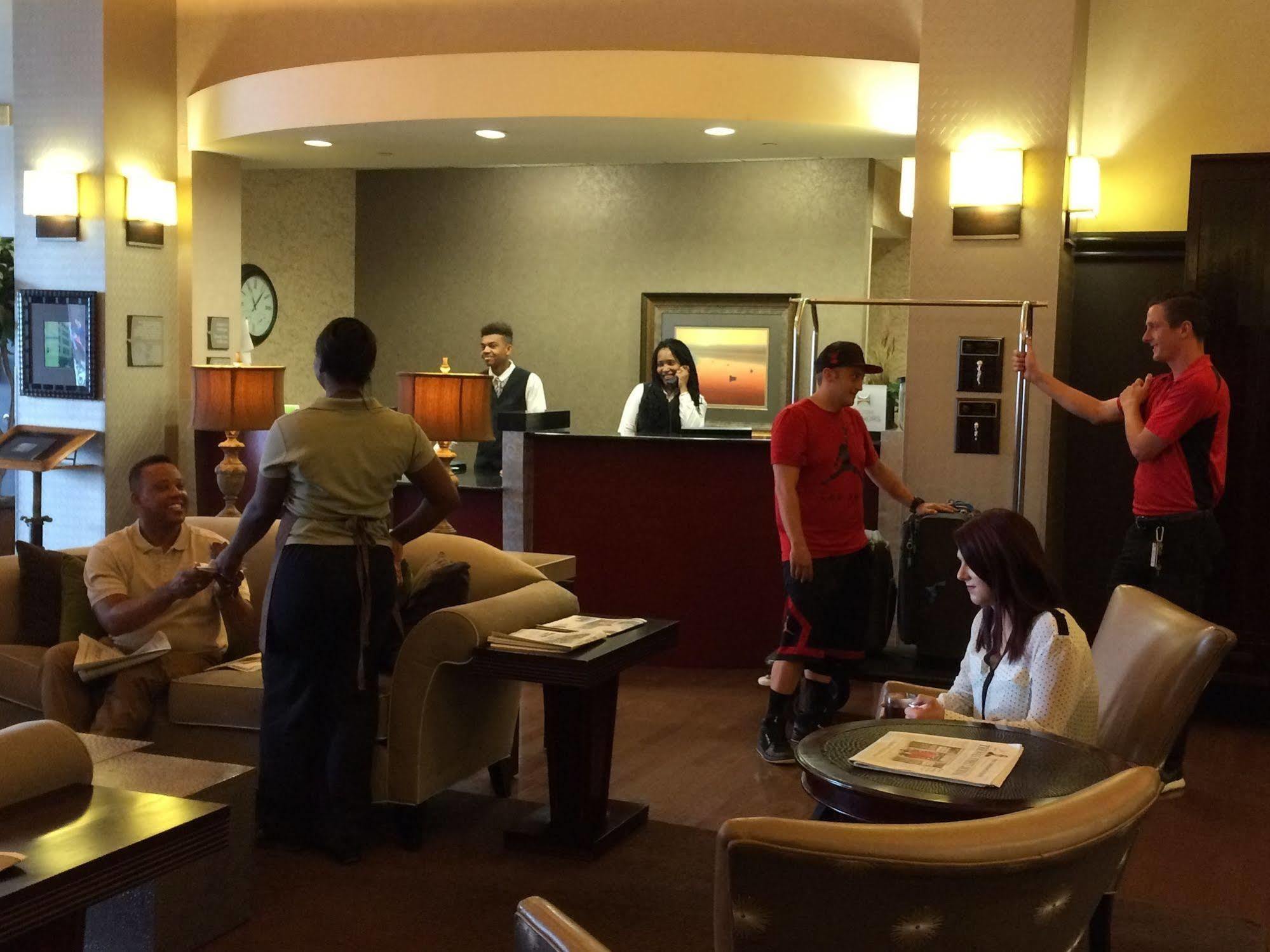 Homewood Suites By Hilton Indianapolis Downtown Екстер'єр фото