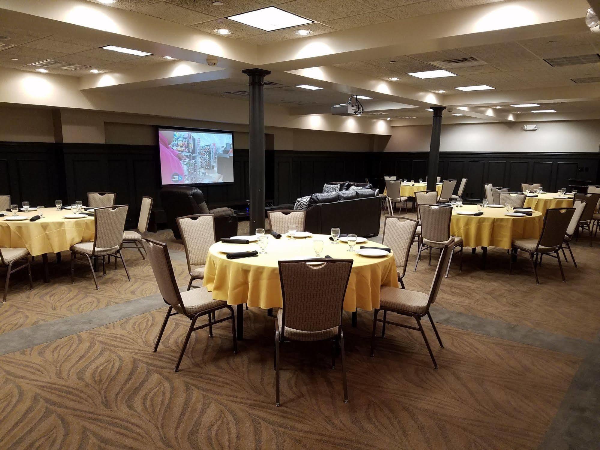 Homewood Suites By Hilton Indianapolis Downtown Екстер'єр фото