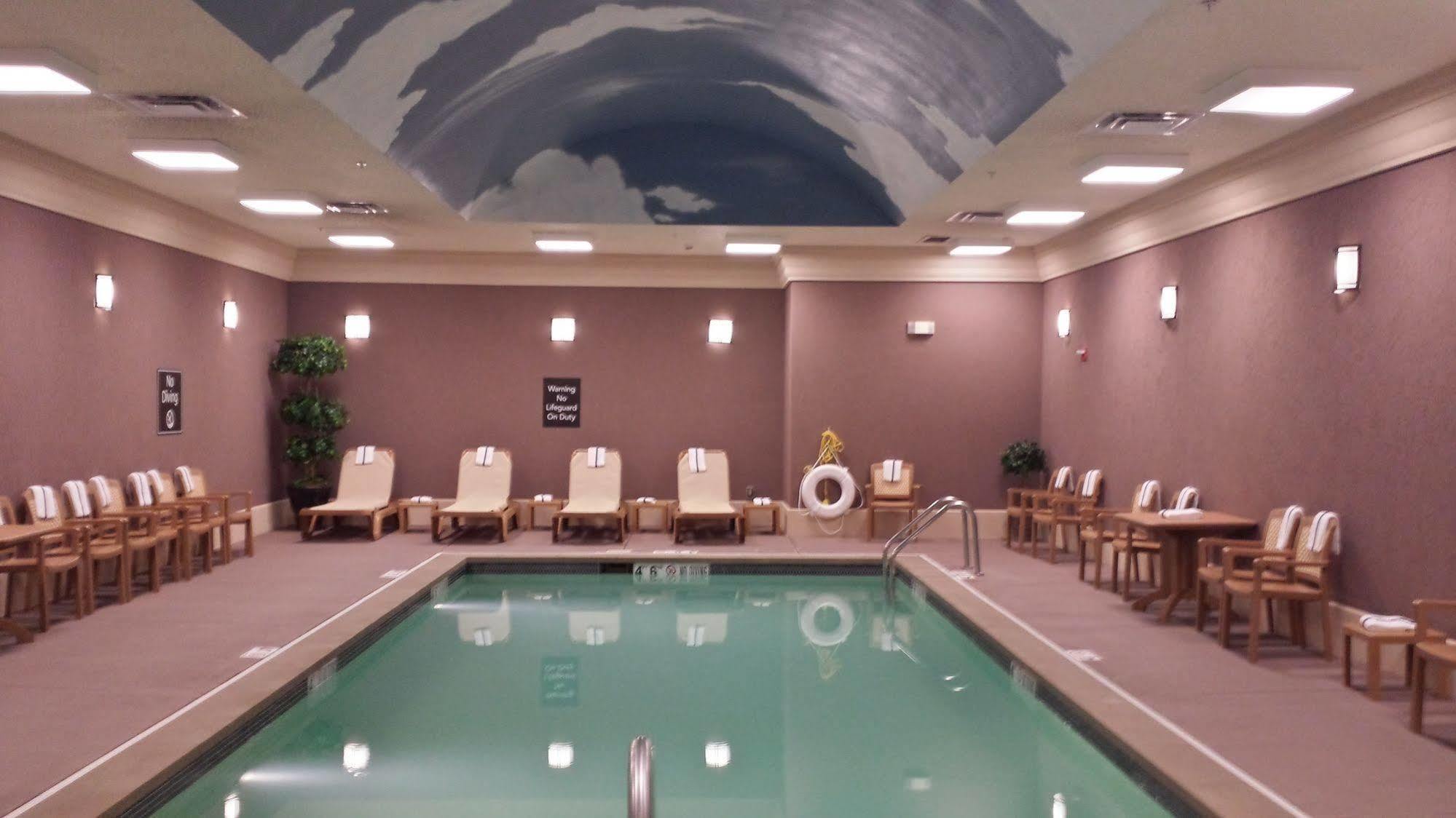 Homewood Suites By Hilton Indianapolis Downtown Екстер'єр фото